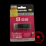 东芝TOSHIBA THU2P　超高速8GU盘　搭载的ReadyBoost™功能。